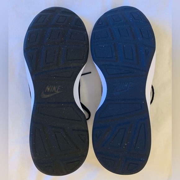 Nike - Wearallday Shoes in Black & White - 2020 - Size 9.5 - Picture 8 of 13
